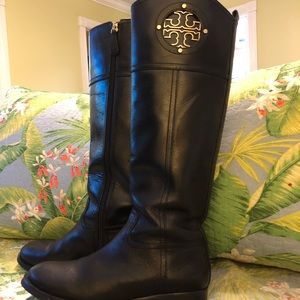 Tory Burch Kiernan Leather Logo Size 6